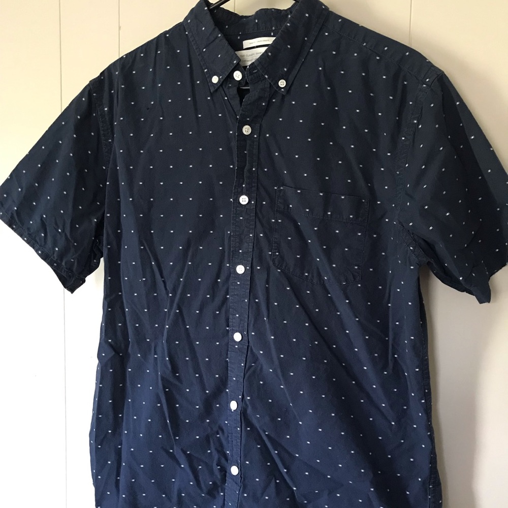 Mens short sleeve navy blue and white polka dot button down shirt
